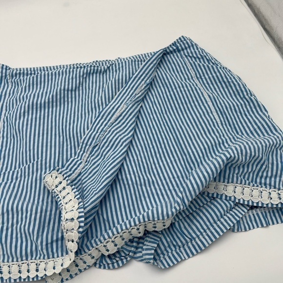 Crown & Ivy Blue and White Stripped Skort Size 14 - Picture 6 of 8